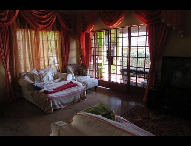 4 BEDROOM HOUSE FOR SALE IN KINGSVIEW